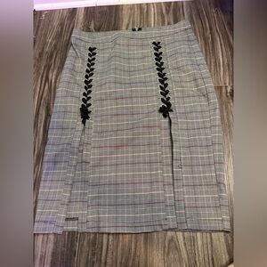 Venus Women’s Gray Black Red Plaid Lace-Up Long Pencil Skirt High Rise Size 16
